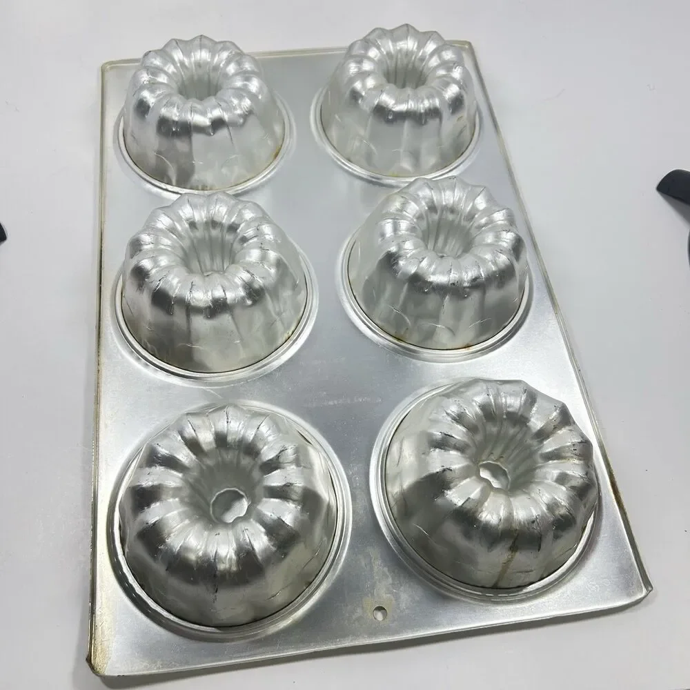 Lot of 2 Vintage Wilton Aluminum 6 Cavity Mini Star & Fluted Bundt Cake Pans